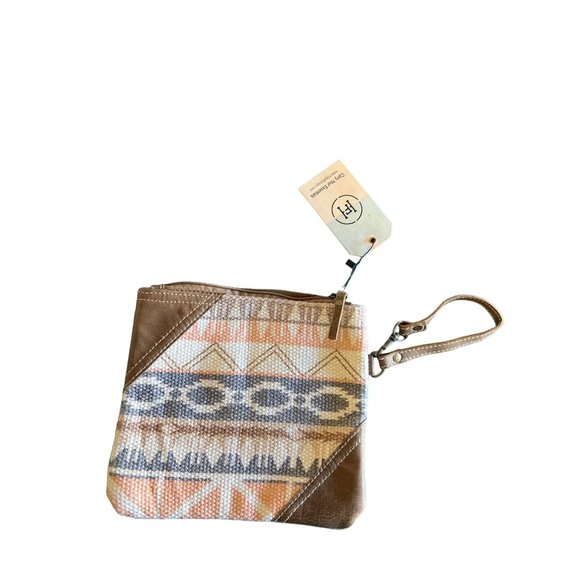 Hopofly  Anthropology wristlet - Picture 1 of 9